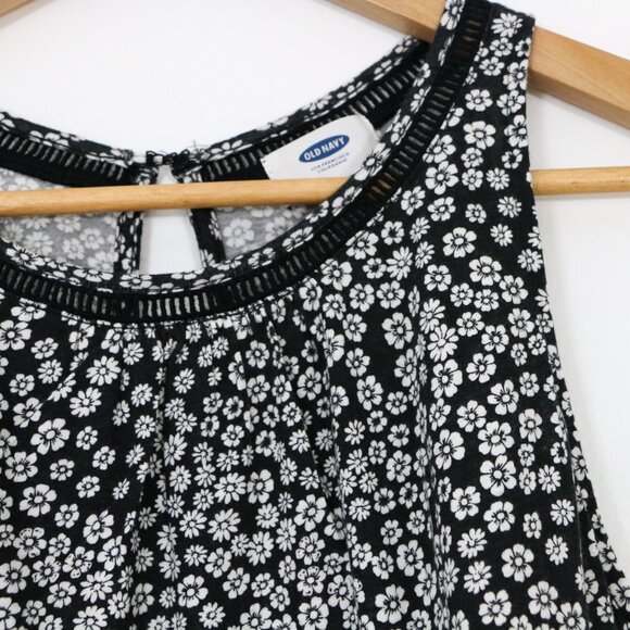 *Old Navy Black and White Flower Tank Top - Picture 6 of 9